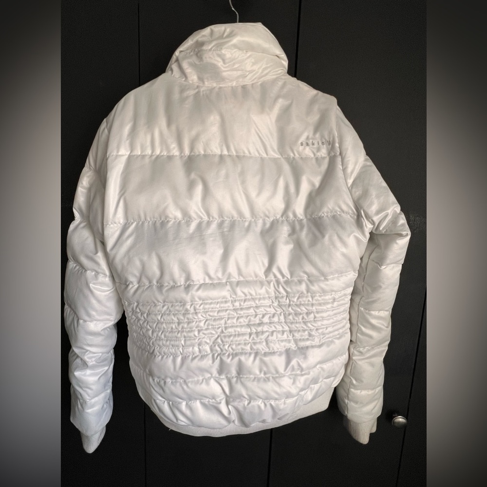 Women’s short Oakley down filled coat - size M